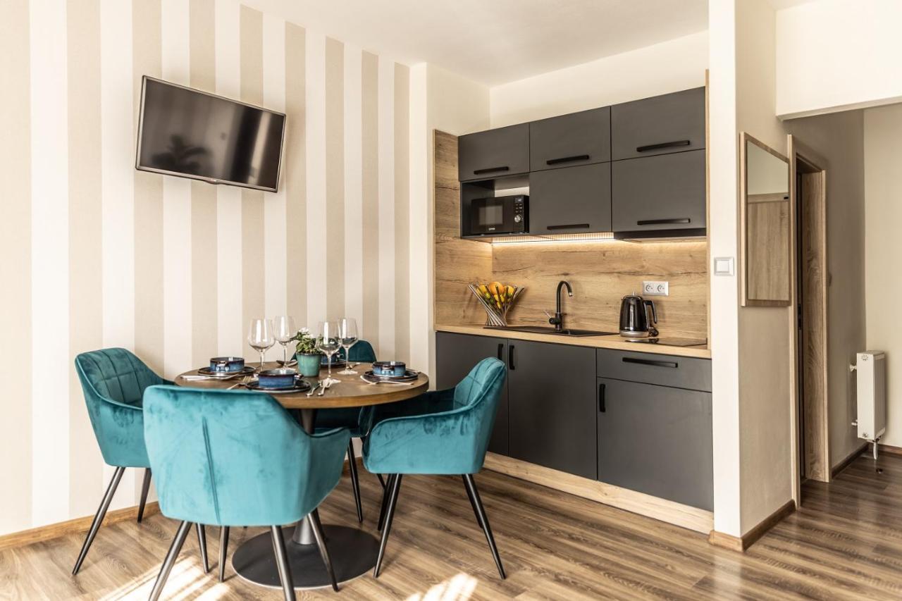 Hotel Demanova Apartments - Dependance Липтовски-Микулаш Экстерьер фото