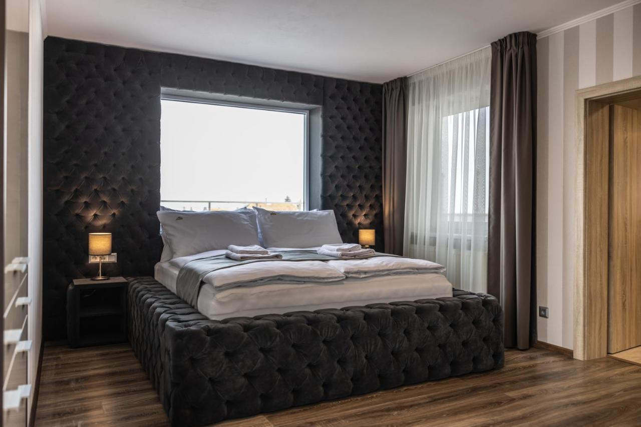 Hotel Demanova Apartments - Dependance Липтовски-Микулаш Экстерьер фото