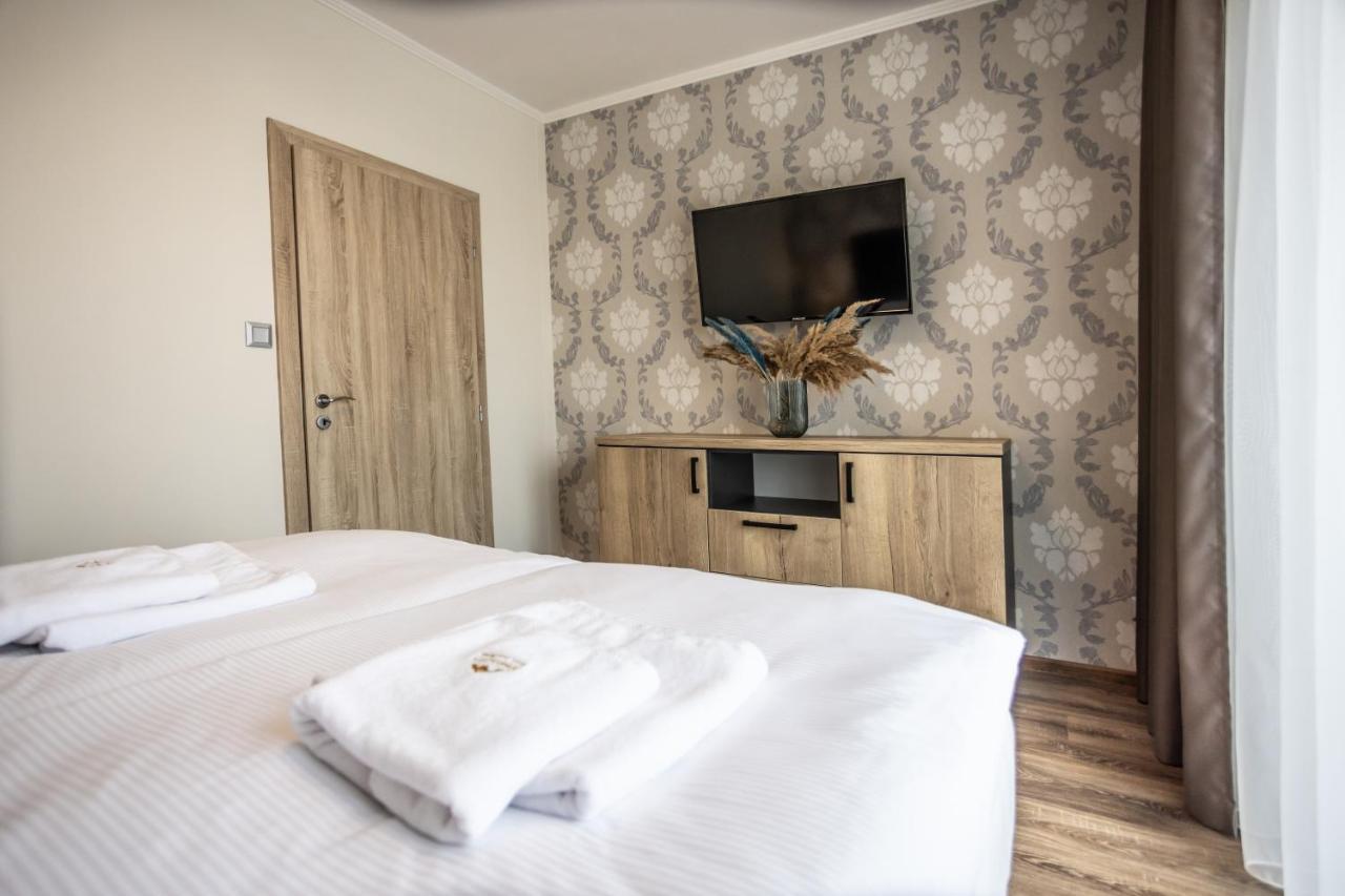 Hotel Demanova Apartments - Dependance Липтовски-Микулаш Экстерьер фото