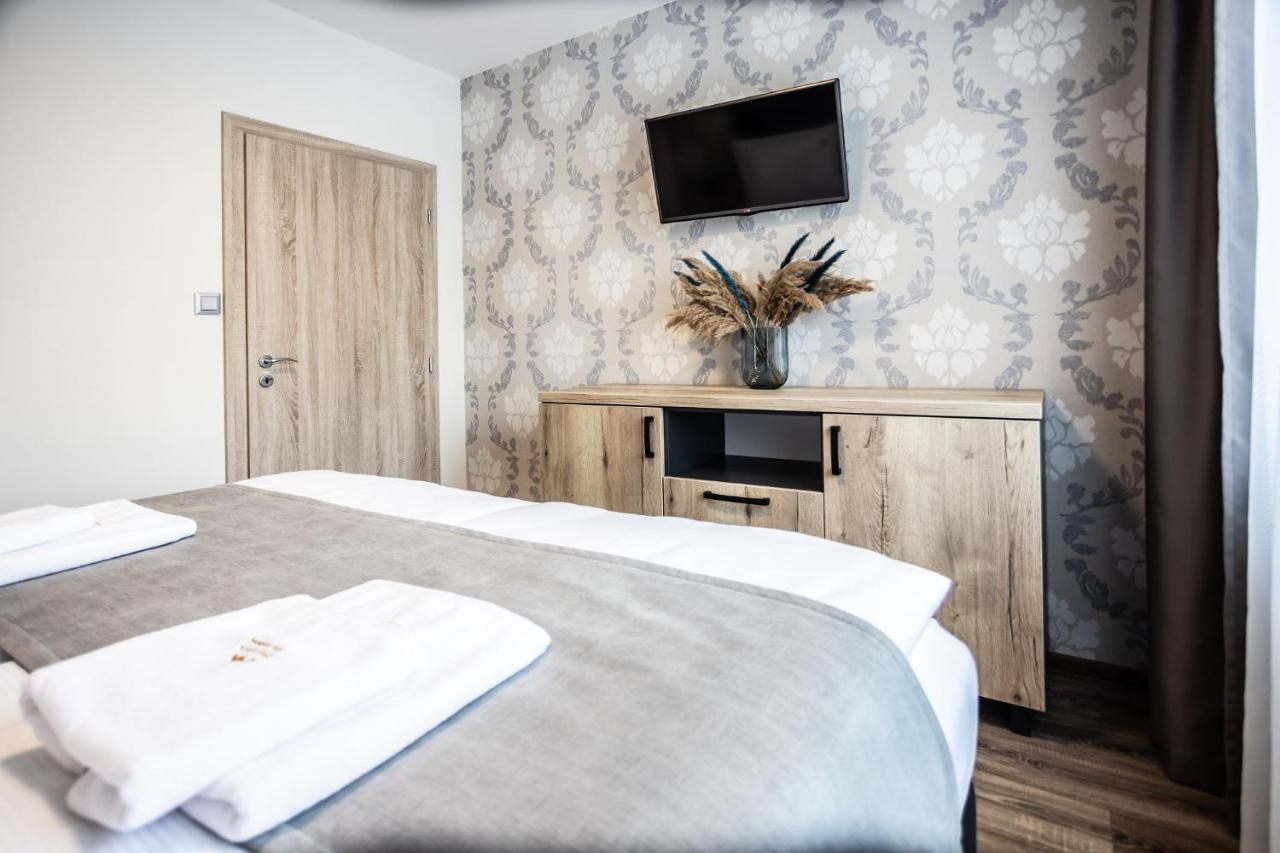 Hotel Demanova Apartments - Dependance Липтовски-Микулаш Экстерьер фото