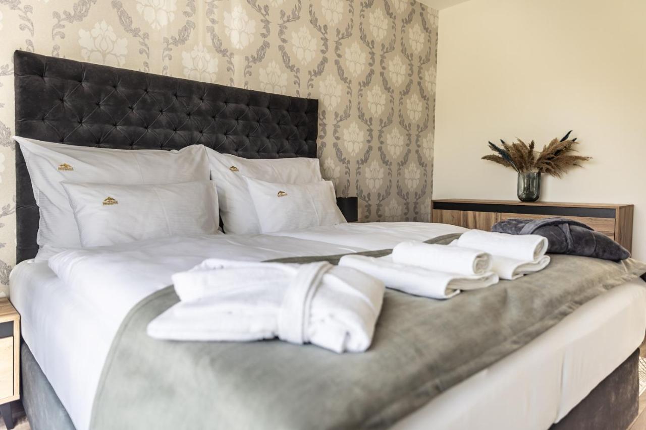 Hotel Demanova Apartments - Dependance Липтовски-Микулаш Экстерьер фото