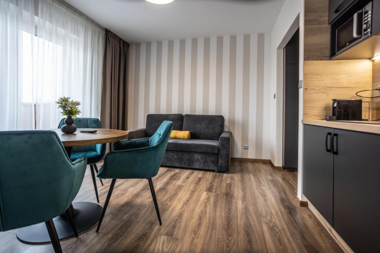 Hotel Demanova Apartments - Dependance Липтовски-Микулаш Экстерьер фото