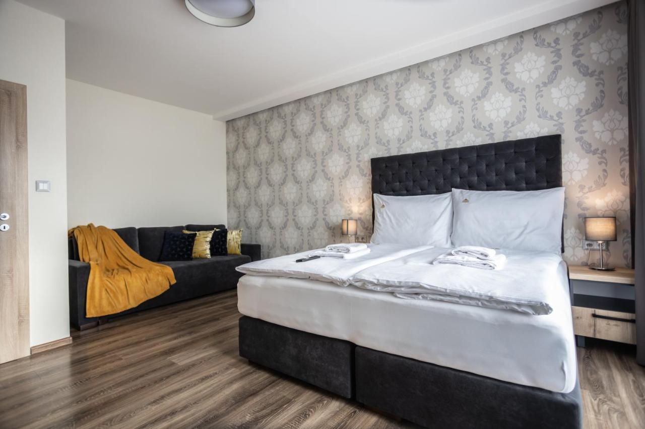 Hotel Demanova Apartments - Dependance Липтовски-Микулаш Экстерьер фото