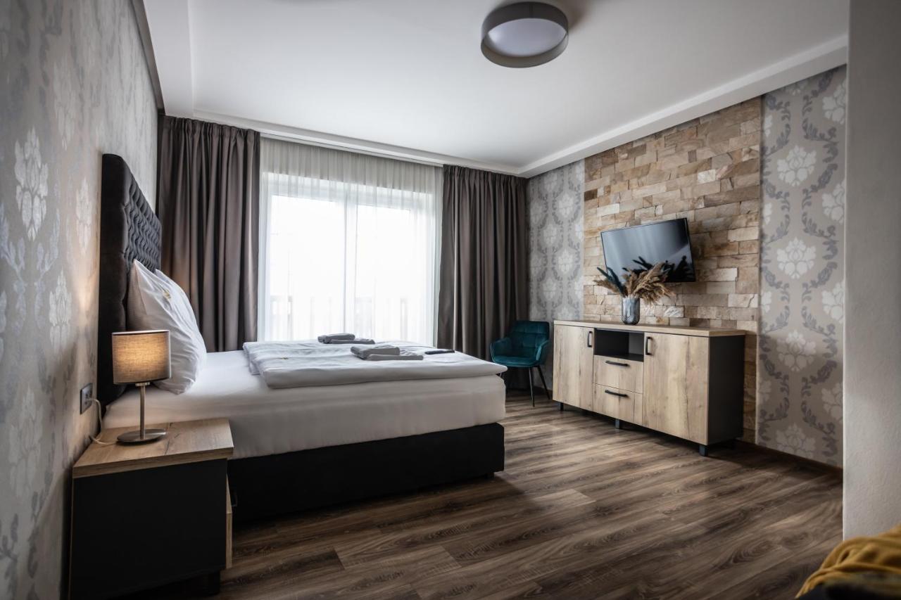 Hotel Demanova Apartments - Dependance Липтовски-Микулаш Экстерьер фото